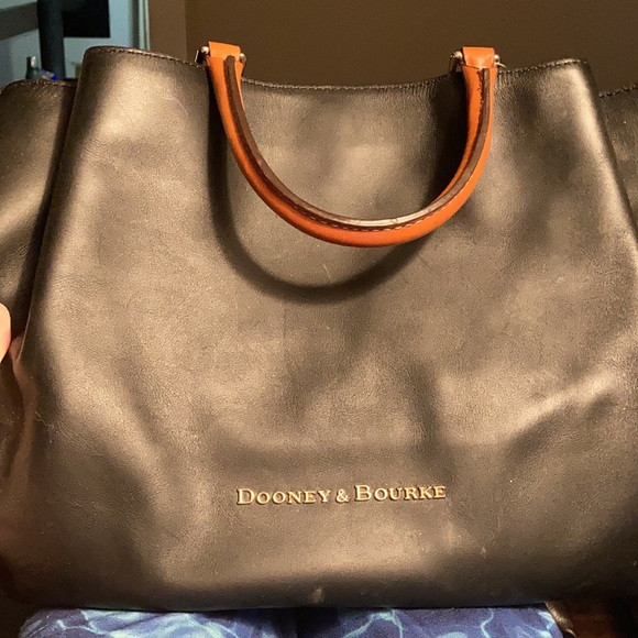 Dooney & Bourke Handbags - Glam classic Dooney and Bourke bag.